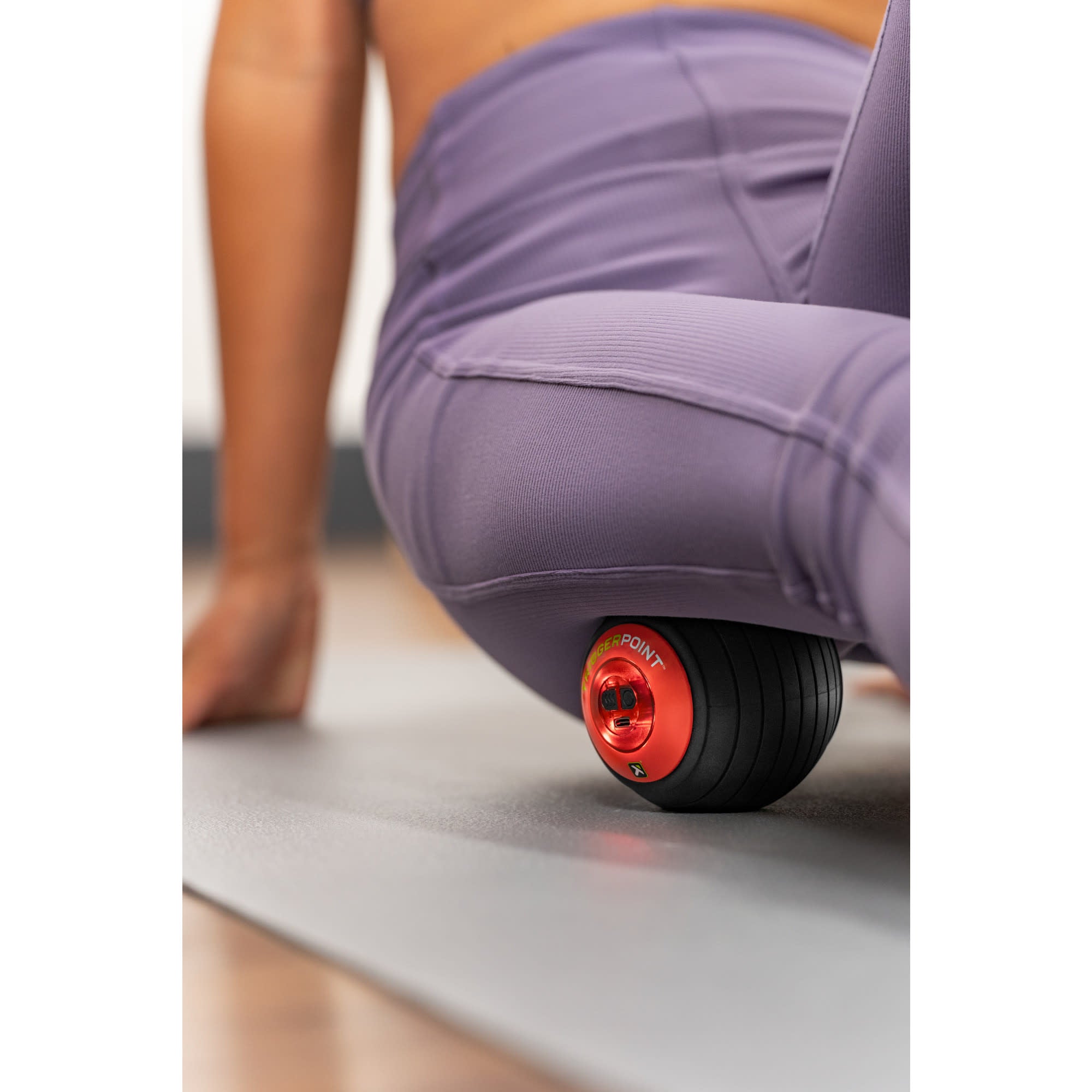 triggerpoint-mb-thermavibe-bola-de-masaje-vibratoria-con-calor-opcional-para-rec image 5
