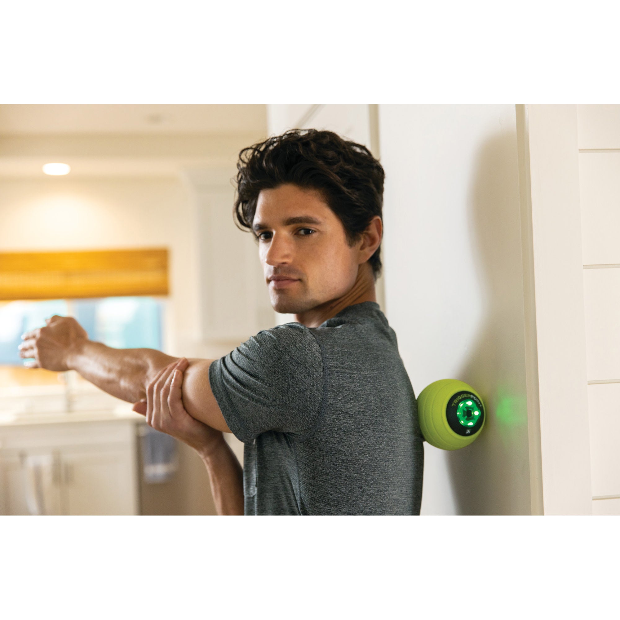 triggerpoint-mb-vibe-bola-de-masaje-vibratoria-con-3-velocidades-para-liberaci-n image 4